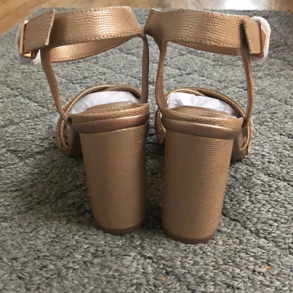 Kenneth Cole Heels 👠 - Picture 6 of 6